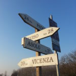 cartelli lungo la Treviso-Ostiglia